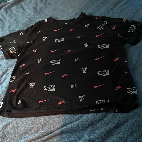 Authentic Nike Men's Black and Logo T-Shirt - Picture 1 of 3